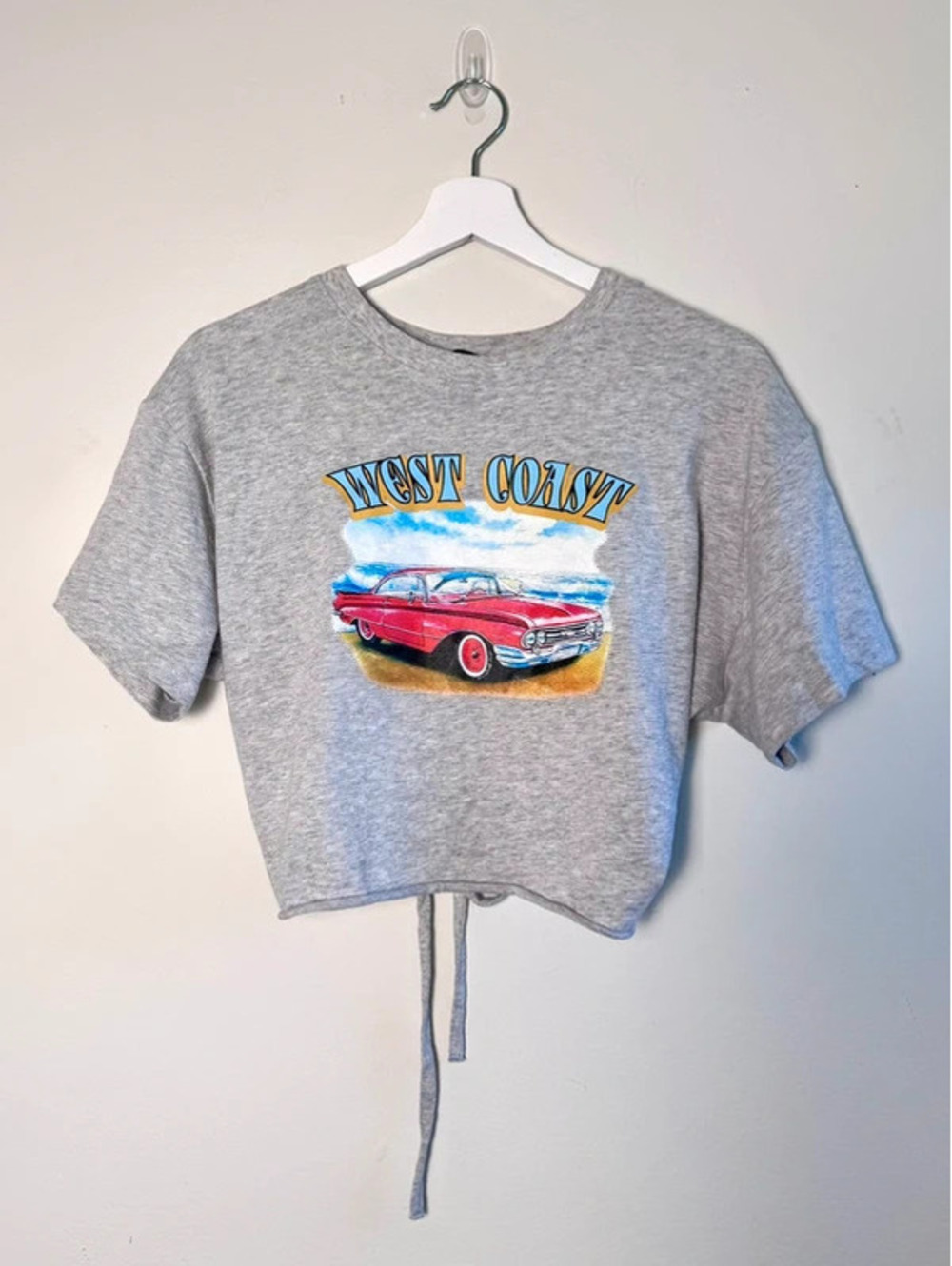Forever 21 grey cropped t-shirt short sleeve car West Coast graphic Size M